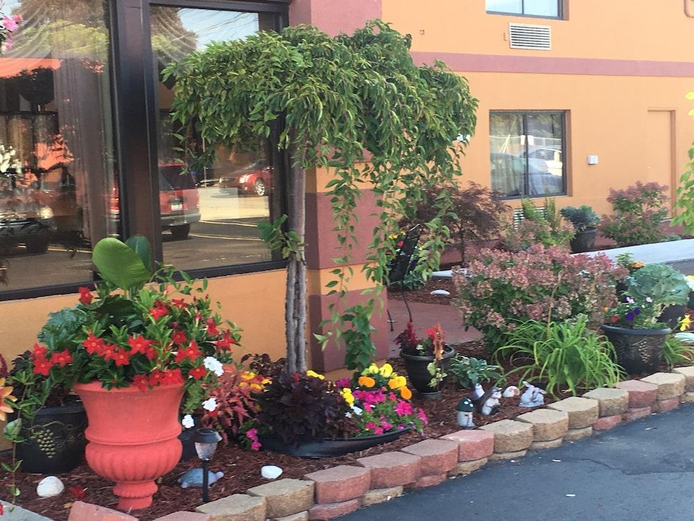 A Victory Inn - West Dearborn Dearborn Heights Екстериор снимка